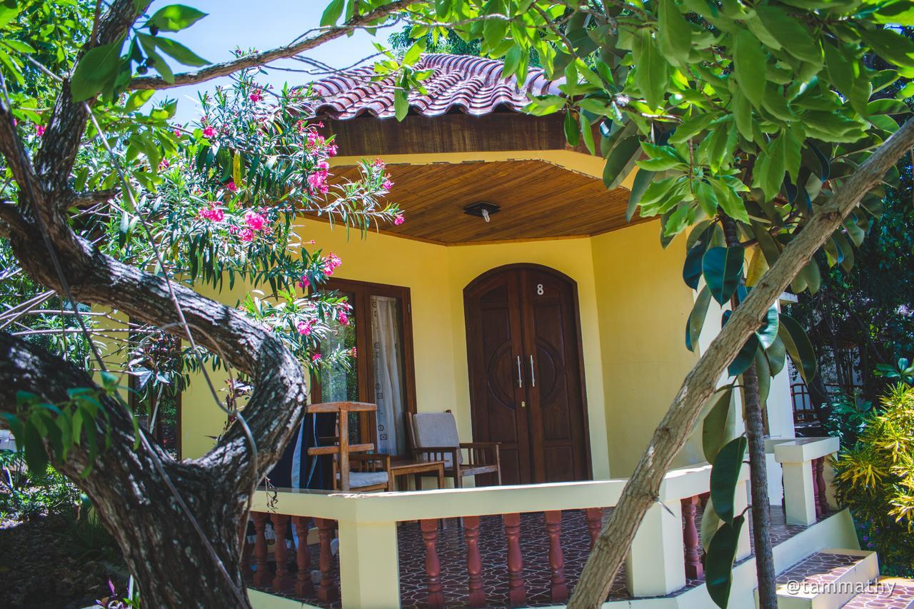 Bara Beach Bungalows Bira Exterior photo